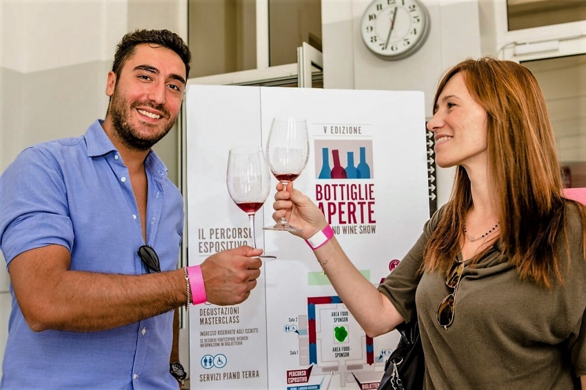 9500 volte Bottiglie Aperte