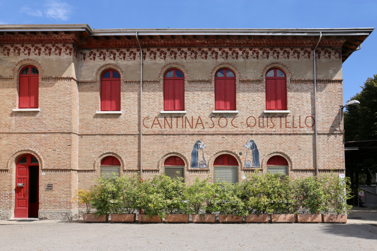 La facciata della Cantina Sociale di Quistello