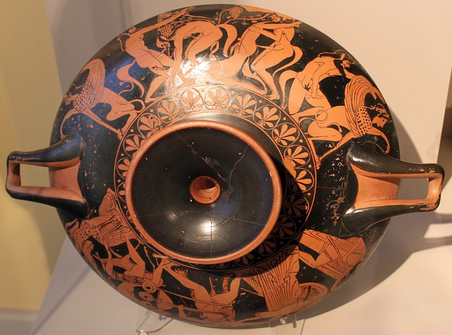 Vino ed eros: Kylix con scena erotica simposiaca – Pittore di Nikosthenes