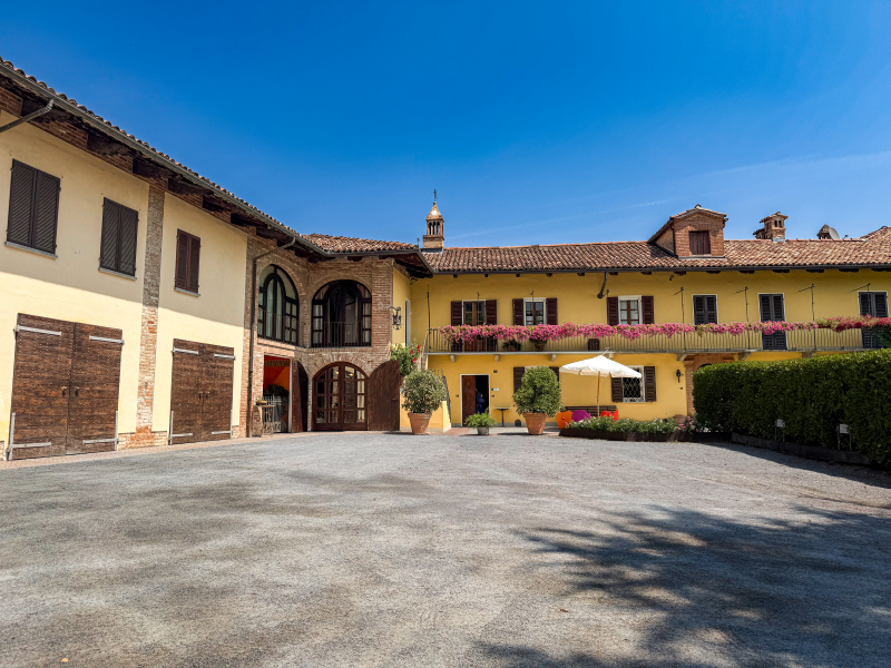 Oddero Poderi e Cantine: la sede aziendale a Santa Maria di La Morra
