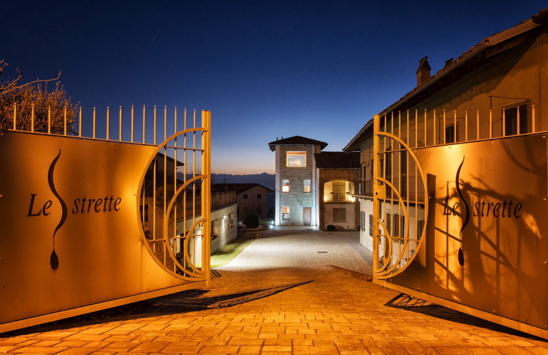 L'ingresso all'azienda Le Strette a Novello (CN)