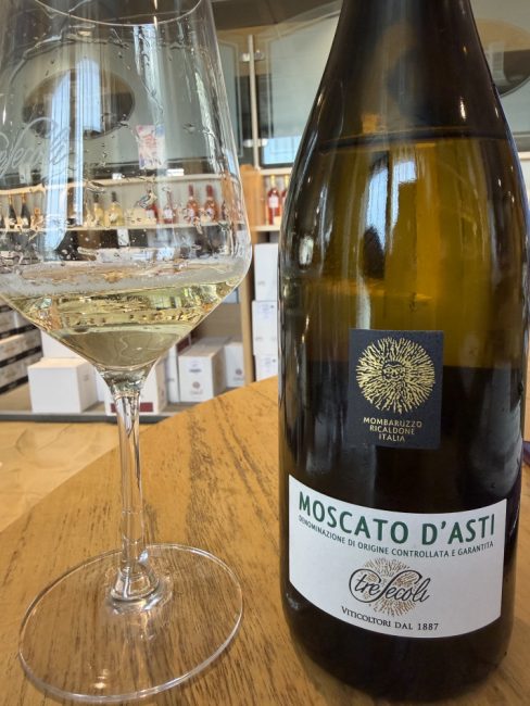 Il moscato bianco: uno dei vitigni al centro della produzione di Cantina Tre Secoli